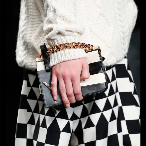 NEW Valentino Garavani Runway Monochrome Leather Striped B Rockstud Chain Bag - Picture 4 of 9